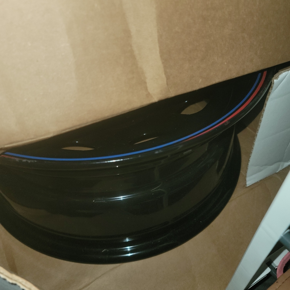 Wheels/Rims - Picture 3 of 4